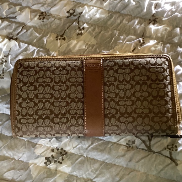 Canvas Coach Wallet - Picture 1 of 5
